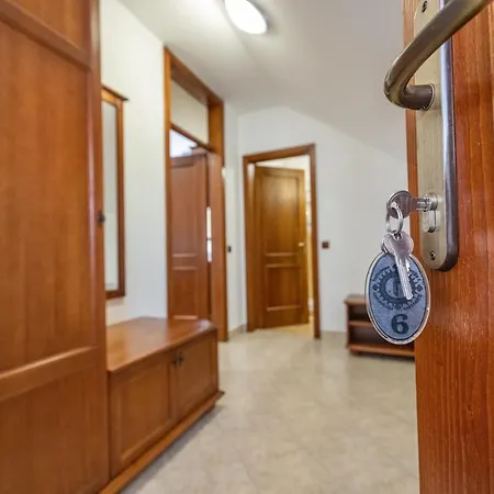 Galunder Apartment