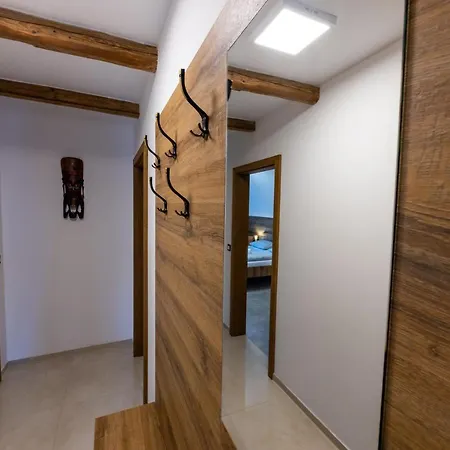 Galunder Apartment